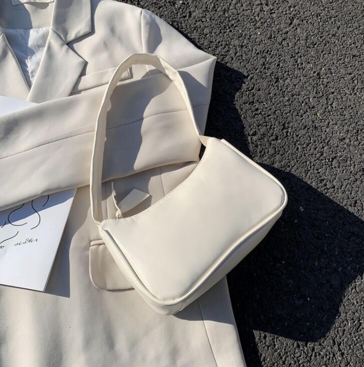 Bløde pu læder baguette tasker til kvinder retro ensfarvede damer baguette håndtasker piger små skuldertasker: Hvid