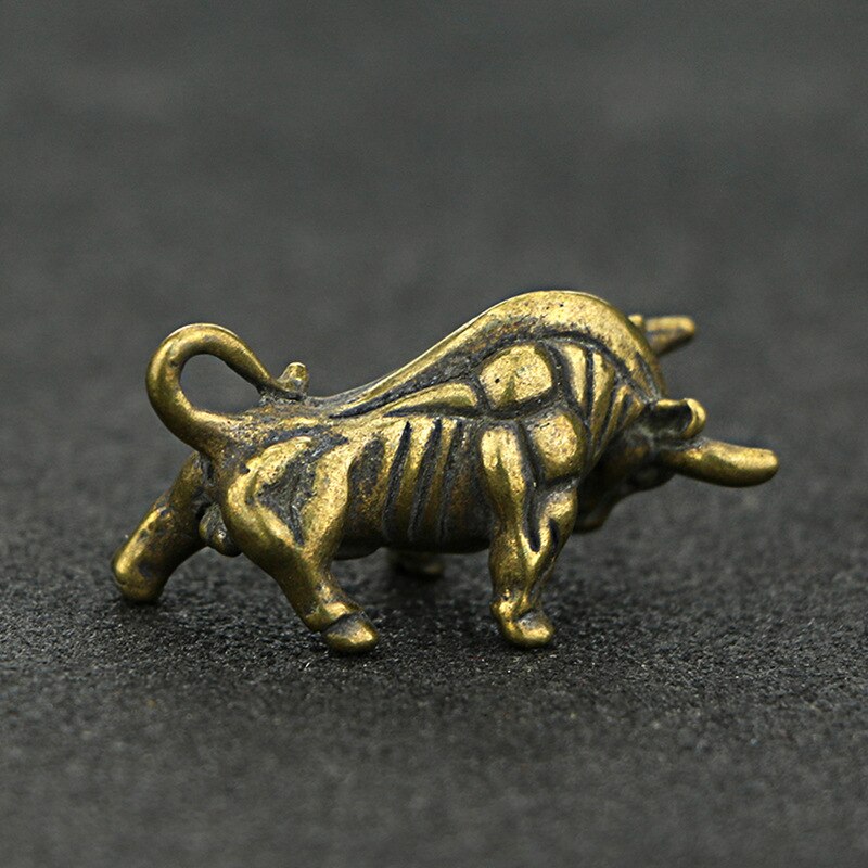 Mini Tragbare Retro Messing Wall Street Bull Statue Keychain Ornament Skulptur Home-Office Schreibtisch Dekorative Ornament Hand Spielzeug