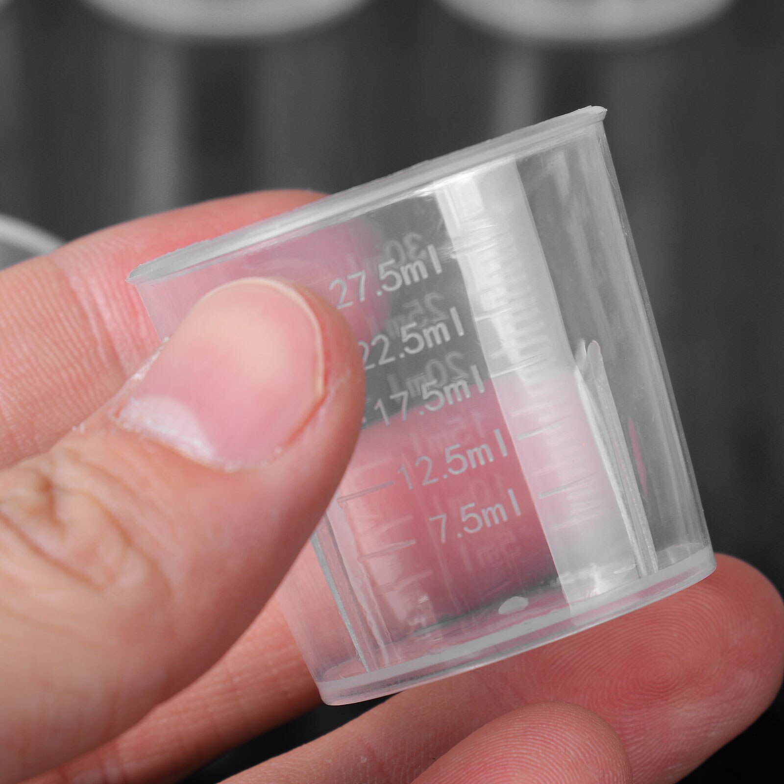 100Pcs 30ml Measuring Cups Clear Plastic Liquid Container Small Graduated Measuring Jugs Reusable Lab Kitchen Mixing Measure Pot