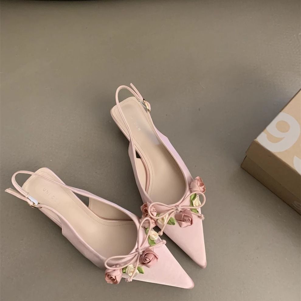 Gonna abbinata in stile francese con scarpe con tacco contralto 2024 sandali squisiti da donna estivi sandali eleganti con decorazione floreale da donna: Beige / 35