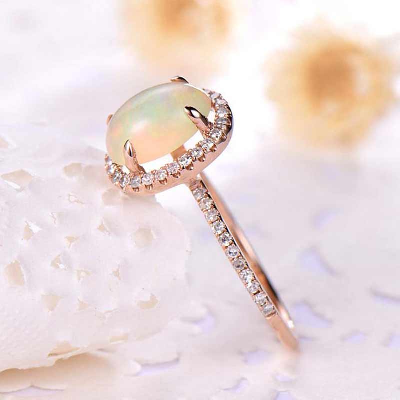 Huitan Gesimuleerde Opal Engagement Ring Voor Vrouwen Met Micro Verharde Rose Goud Kleur Ovale Opaal Ringen Voor Vrouwelijke ring