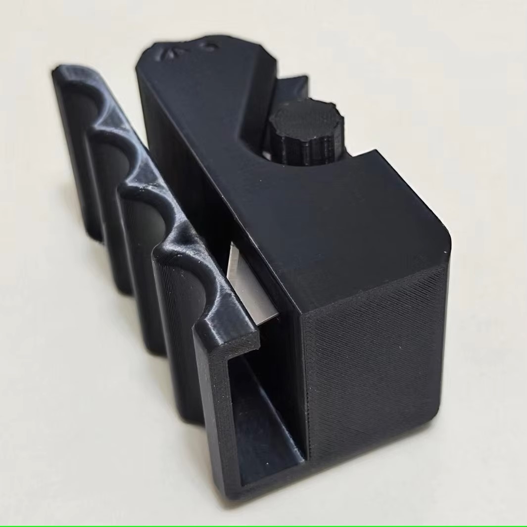 Cardboard Cutter for Cat Scratching Board 3D Printed Card Board Cutter Box Cardboard Tool Handheld Cardboard Scratcher: black