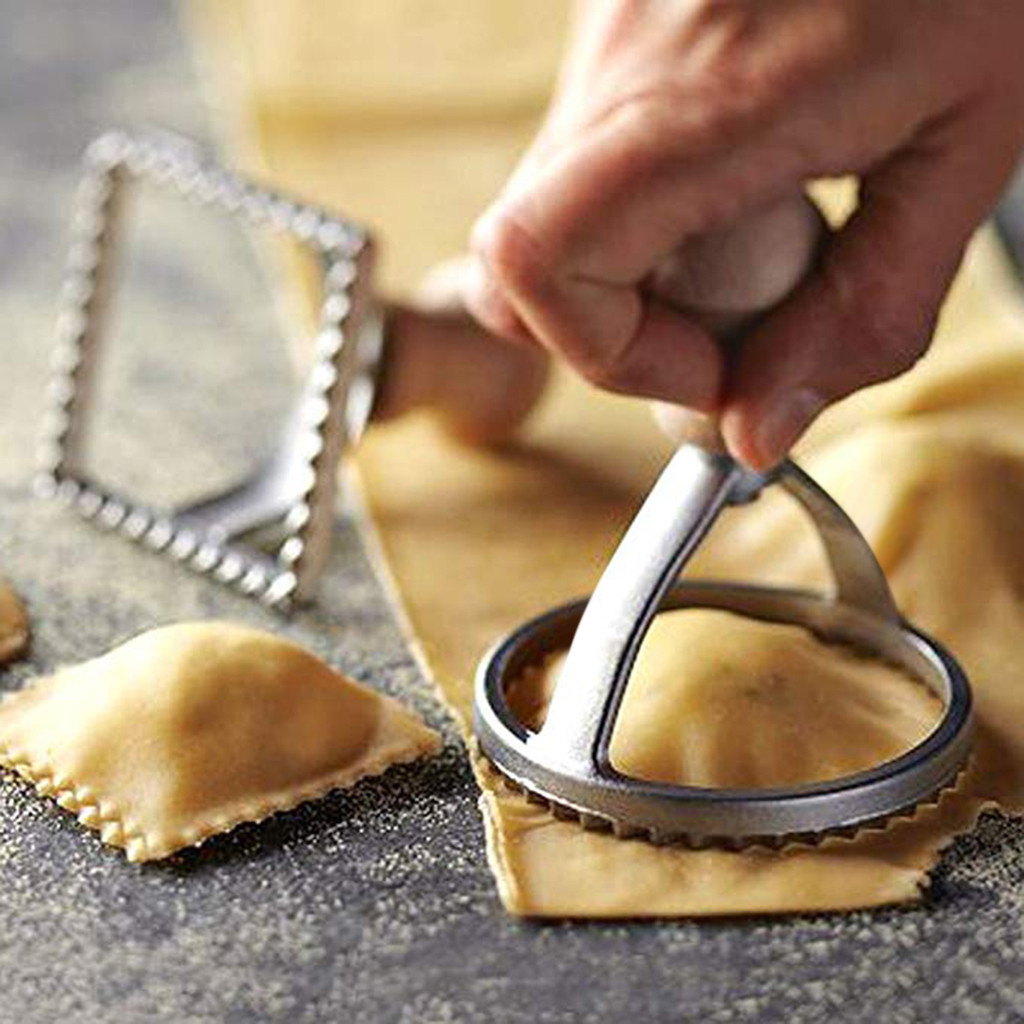 Pasta Hand-Snijmachine Reliëf Knoedel Embossing Machine Houten Handvat en Geribbelde Rand Ravioli Maker Cutter Stempel