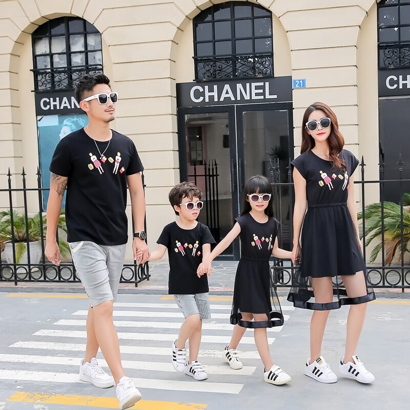 Family Matching Outfits Summer Mom And Daughter Black Mesh Dress Dad Son Matching T-shirt Family Look Matching Couple Outfits