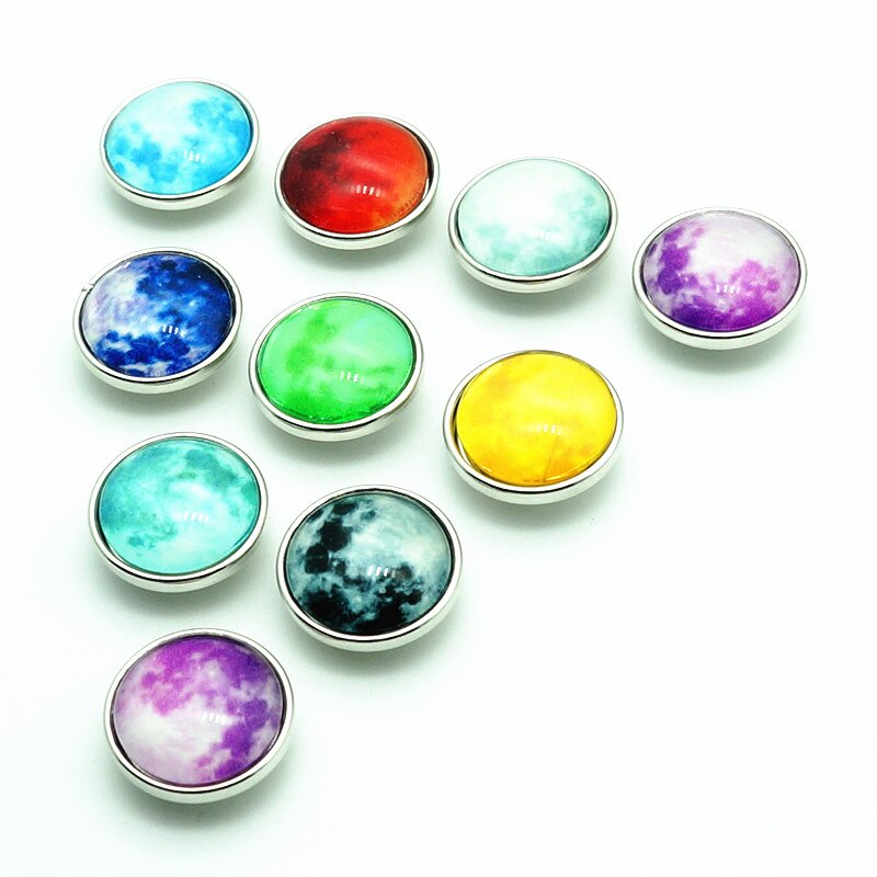 Mode Beauty 10 Stuks Mix Ronde Glas Cabochon Lichtgevende Planet Out Ruimte 18Mm Snap Knoppen Fit Snap Armband Snap sieraden NS0057