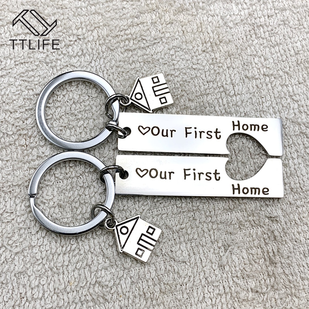 TTLIFE 2pz Portachiavi Inciso La Nostra Prima Casa Casa Portachiavi Coppie Regali Inaugurazione Della Casa di bel Regalo di trasporto libero per Il Nuovo I Proprietari di Casa