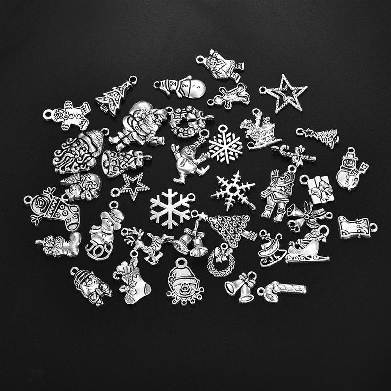 50 stücke Mischte Antike Silber Farbe Santa Claus Schneeflocke Schnee Hirsch Weihnachten Baum Reize Anhänger für Halskette DIY Schmuck Erkenntnisse