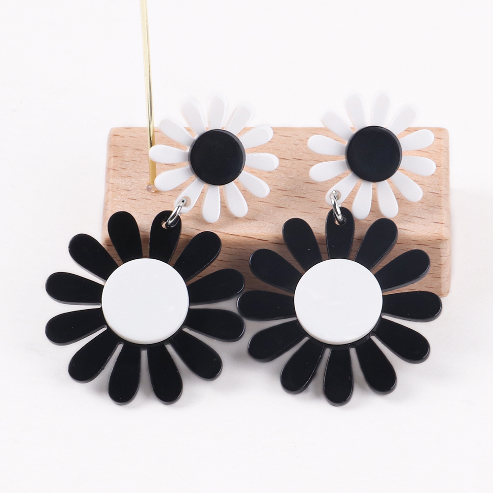 FishSheep Korean Cute Acrylic Flower Earrings for Women Trendy Geometric Daisy Pendant Earrings Jewelry: REDDISH BROWN
