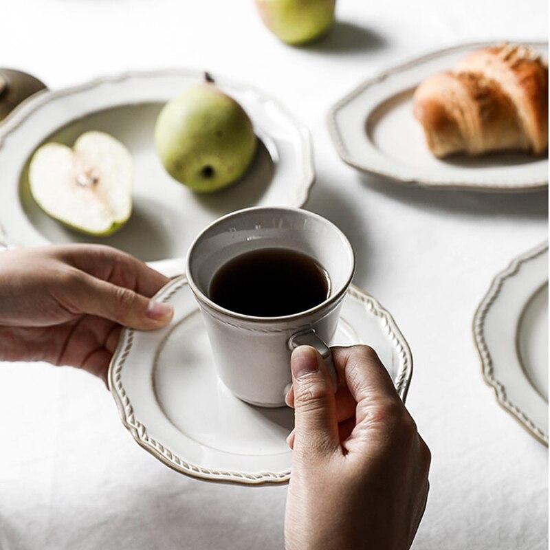 Retro Embossing Bone China Dinner Plates Flower Shape Wedding White Charger Plate Bowls Dishes and Plates Sets Kitchen Supplies