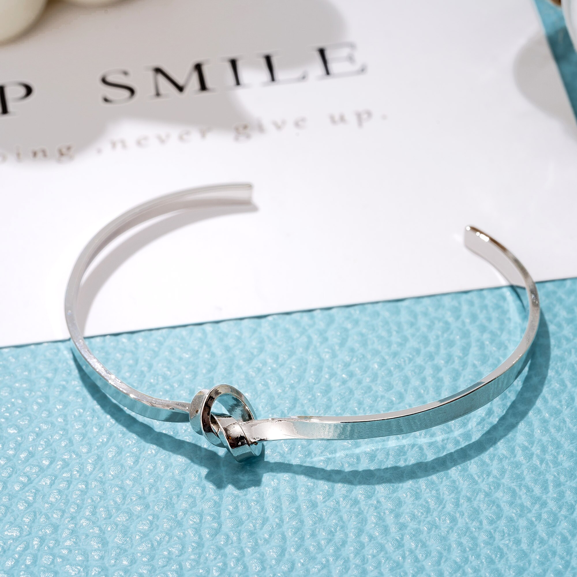 Liefdesknoop armband van goud, zilver, roestvrij staal, verstelbare manchet armbanden voor vrouwen en meisjes