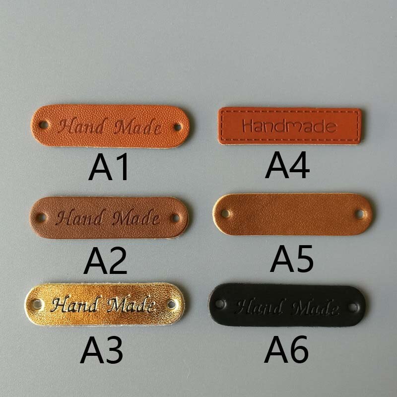 50 Uds. De etiquetas de cuero sintético hechas a mano con patrón de letras, sello en relieve rectangular, para accesorios de costura de prendas de vestir