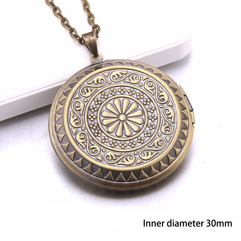 Retro Carved flower Mini Photo locket Pendant Romantic Memory Photo necklace copper Album box necklace Women jewelry