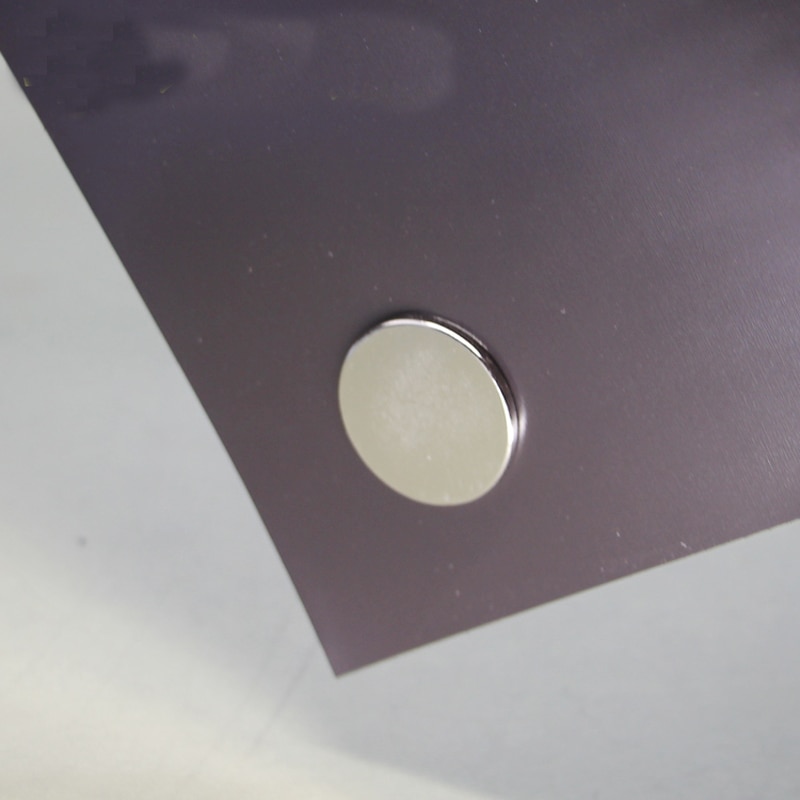 Fleksibel magnetplade  a4 fleksibel magnetstrimmel gummimagnetbåndtykkelse 0.5mm