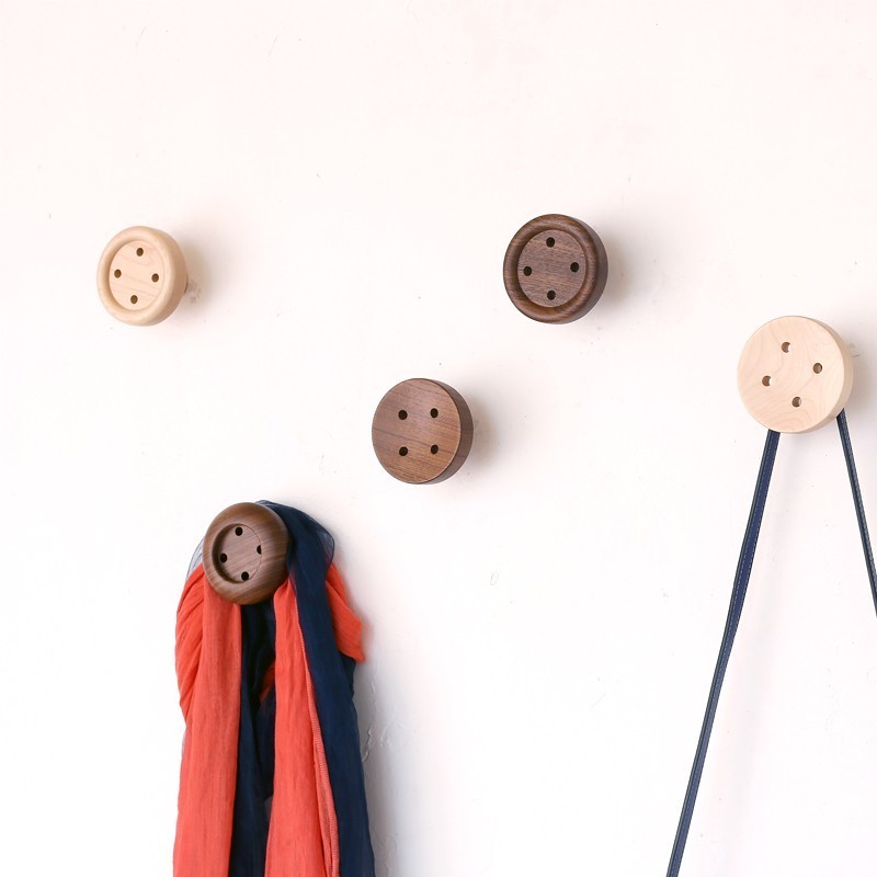 Europe Solid Wood Wall Hanging Coat Rack Bedroom Metope Simple And Easy Saddlebag Frame Button A Hook Clothes Frame