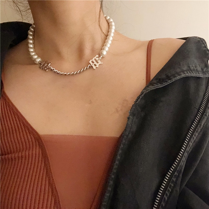 AOMU Personality Trendy Asymmetric Pearl Clavicle Chain Letter M Short Choker Metal Chain Necklace For Women Men Jewelry