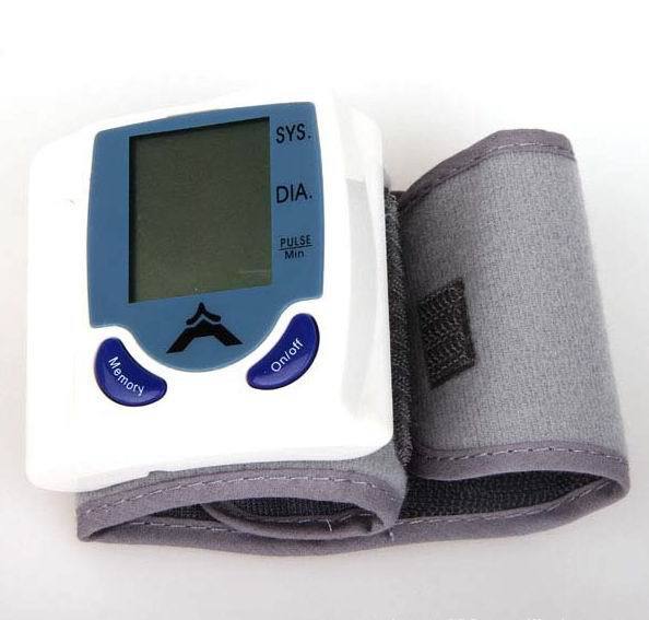 Digitale lcd-polsband bloeddrukmeter, hartslagmeter voor de gezondheidszorg, hoofdkwartier voor oudere mannen -803