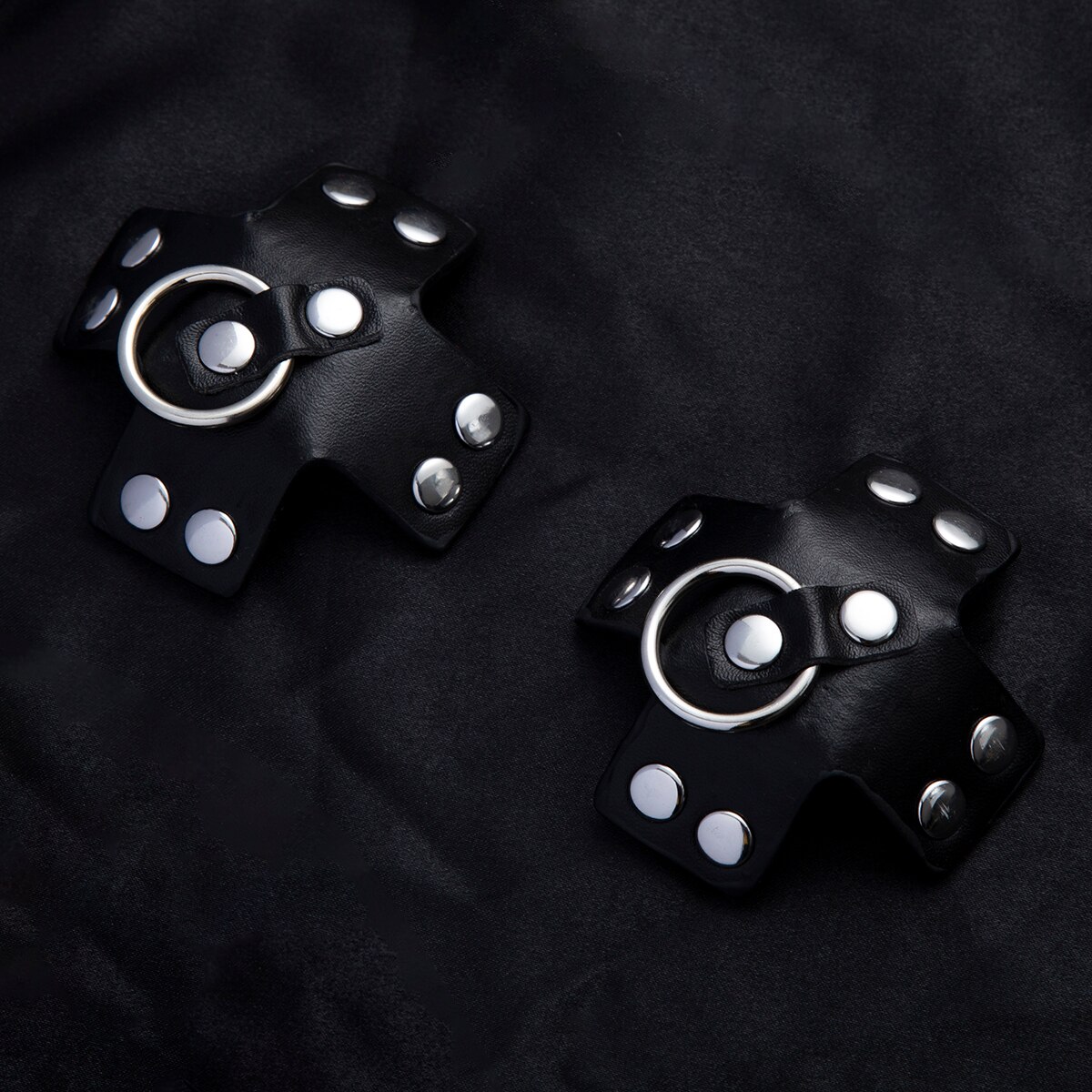 1pair Sexy PU Leather Nipple Cover with Metal Ring Reusable Breast Wear Women Silicone Nipple Pasties Bra Pads Chest Stickers