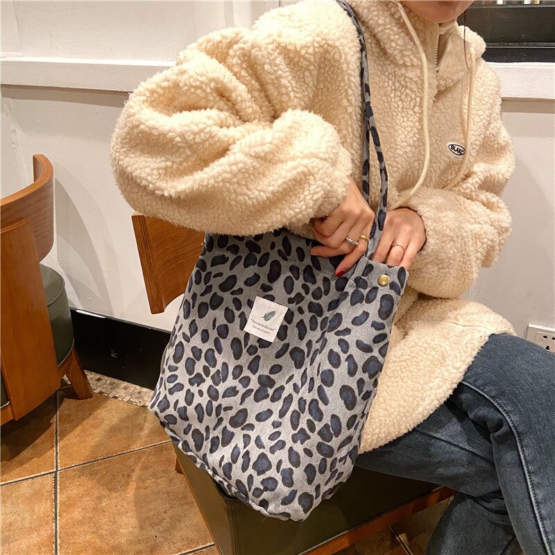 Borse da donna 2021 borsa a tracolla con bottone a pressione in velluto a coste borsa Shopping riutilizzabile di grande capacità borse da donna con fibbia letteraria: Gray-Leopard