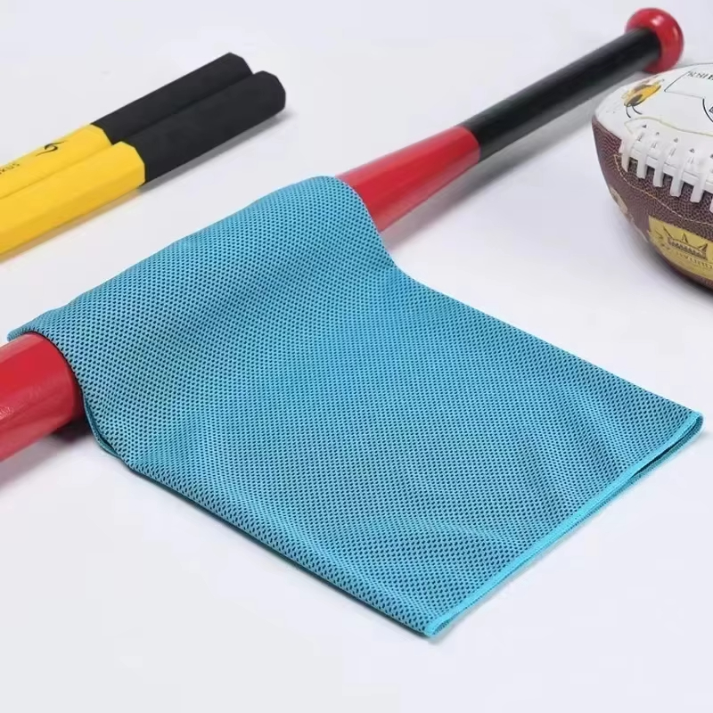 Sporthanddoek met mini siliconengel, draagbare koude handdoek van polyestervezel voor fitness, sport, gym, hardlopen, buiten, sneldrogende, koele handdoek.