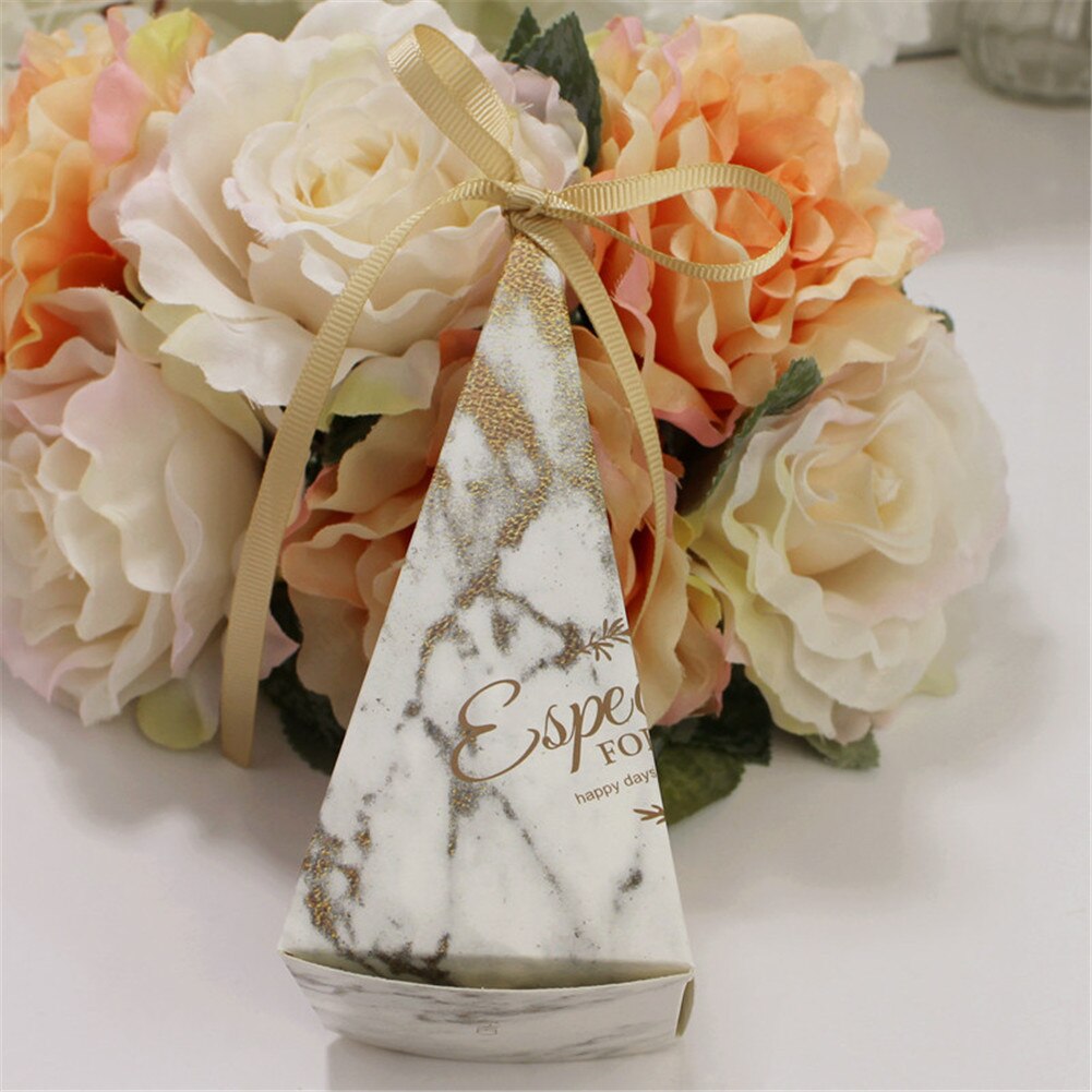 50Pcs Pyramid Shape Candy Boxes with Ribbon Wedding Birthday Party Favor NDS