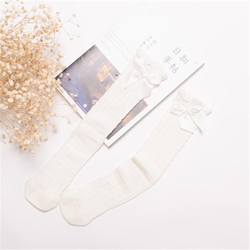 Babymeisjessokken meias infantil knie schattige baby lange slofjes kinderen gestreepte sokken kinderen kniehoog met strikken prinsessensokken: Wit