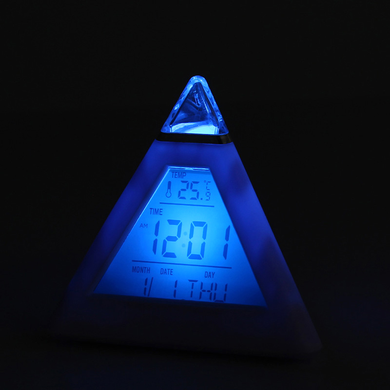 Led Digitale Klok Piramide Vorm Kleur Veranderen Temperatuur Datum Tijd Display Voor Thuis Tb