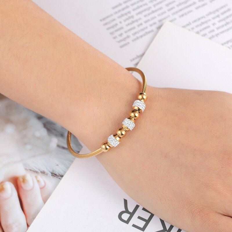 exquisit Drei Zirkon Perle Armreif Edelstahl Kabel Twist Draht Streifen Gold Farbe Frau Armbinde Geburtstag Jahrestag