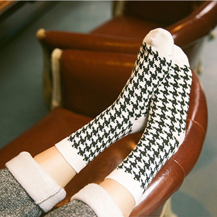 Calcetines de cuadros clásicos de pata de gallo para mujer, calcetín Harajuku de algodón, Vintage, Blanco, Negro, a rayas, con tubo