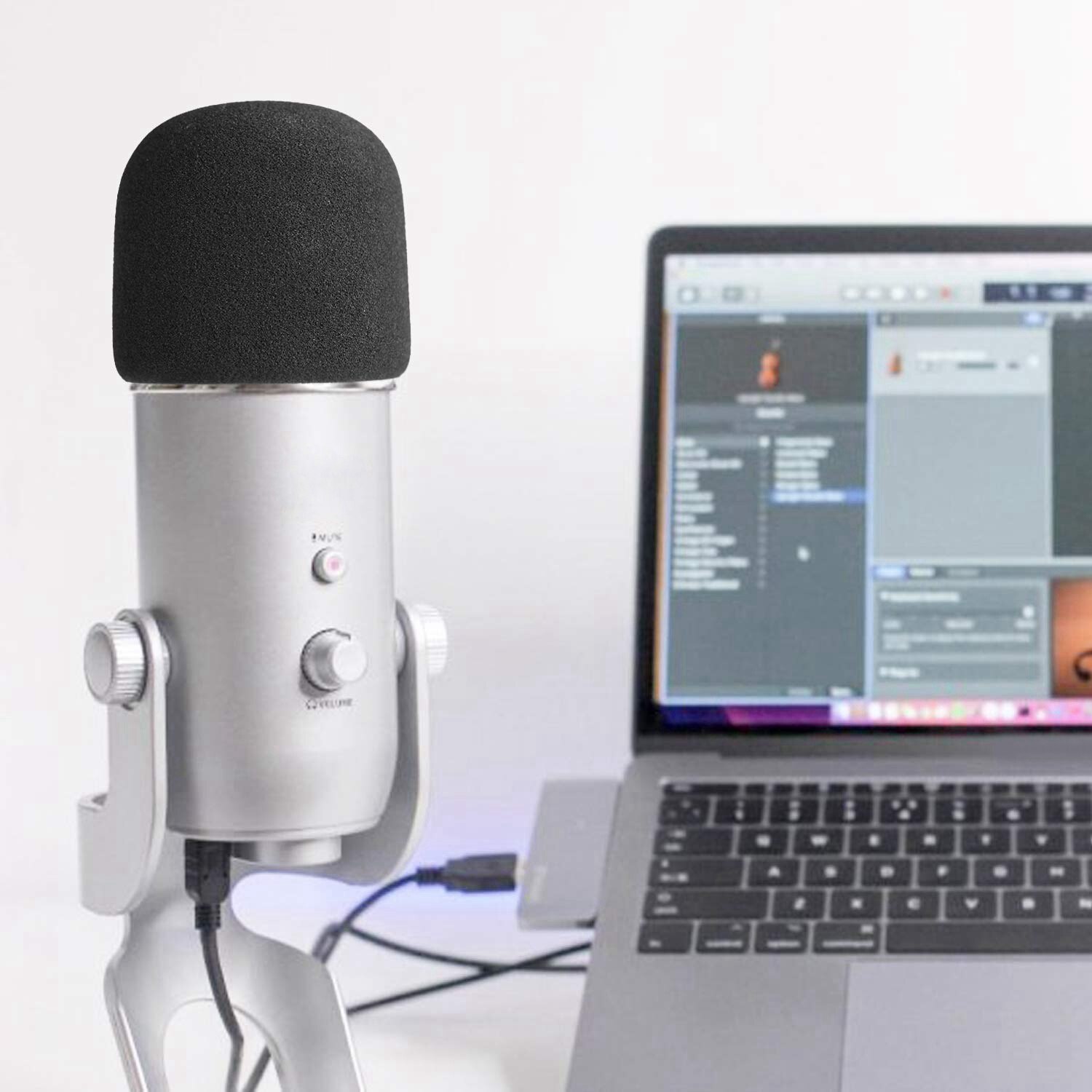 Schaumstoff-windschutz für andere große mikrofone, wie z. b. mxl und audio-technica – das schwammmaterial sorgt dafür, dass er …