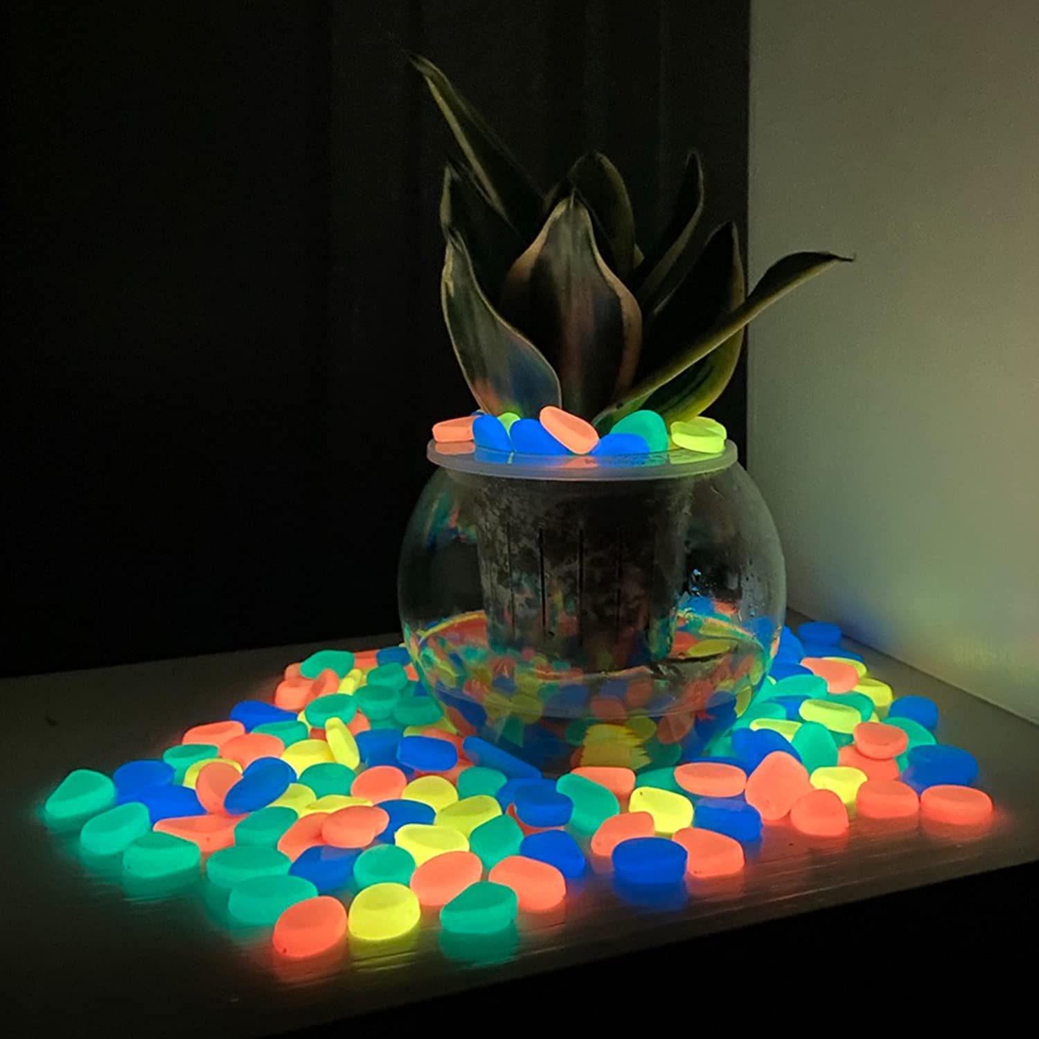25Pcs Glow in the Dark Garden Pebbles Glow Stones Rocks for Walkways Garden Path Patio Lawn Garden Yard Decor Luminous Stones