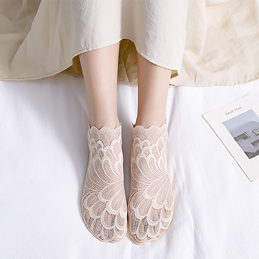 Summer Breathable Socks Thin Black Lace Women Transparent Tulle Flower Socks Ankle Short Female Dress Hosiery