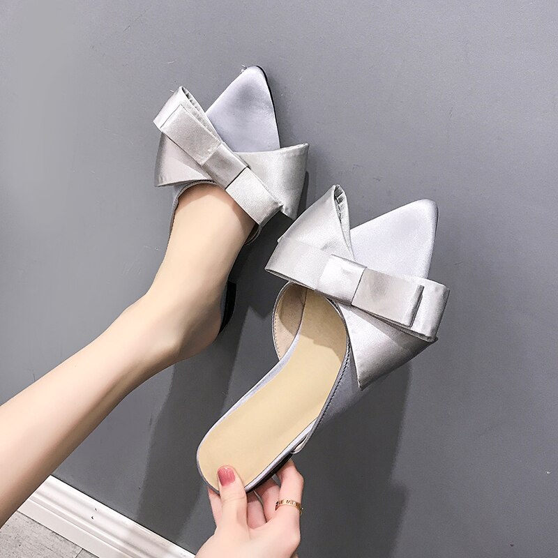 Zomer Vrouwen Schoenen Koreaanse Zijde Satijn Wees Teen Strikje Slippers Baotou Flats Hak Slides Slip Op Semi Slippers buiten