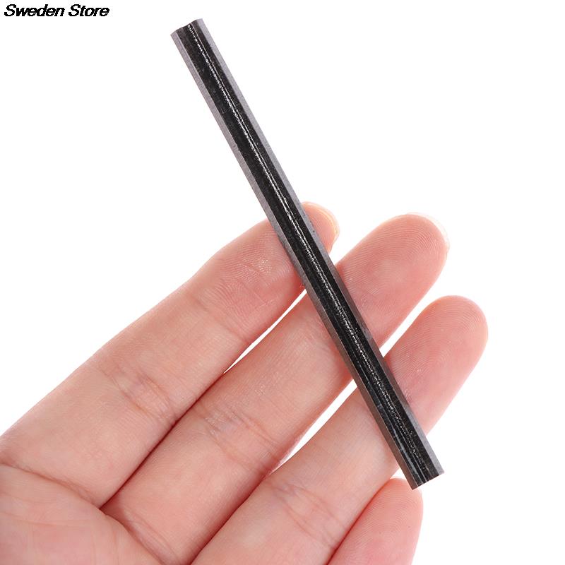 10 noże strugarskie z węglika sztuk/zestaw robić cięcia miękkiego twardego drewna deska drewniana warstwowo robić obróbki drewna 82mm części robić maszyn 82x5.5x1.2mm