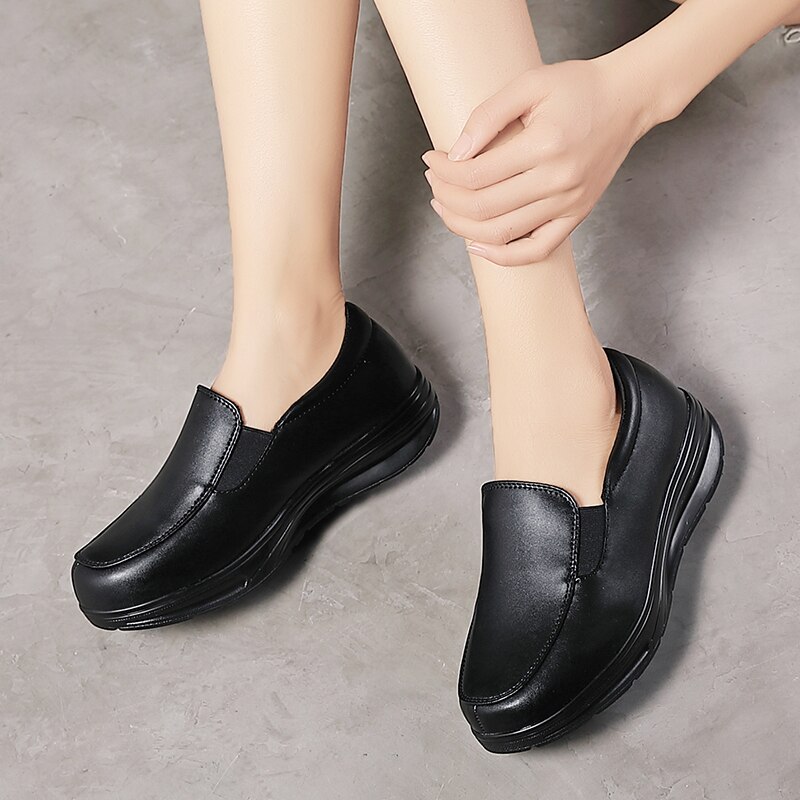 Womens Soft Leather Walking Shoes with Low Heels Slip On Casual Flat Women Soft Nurse Shoe