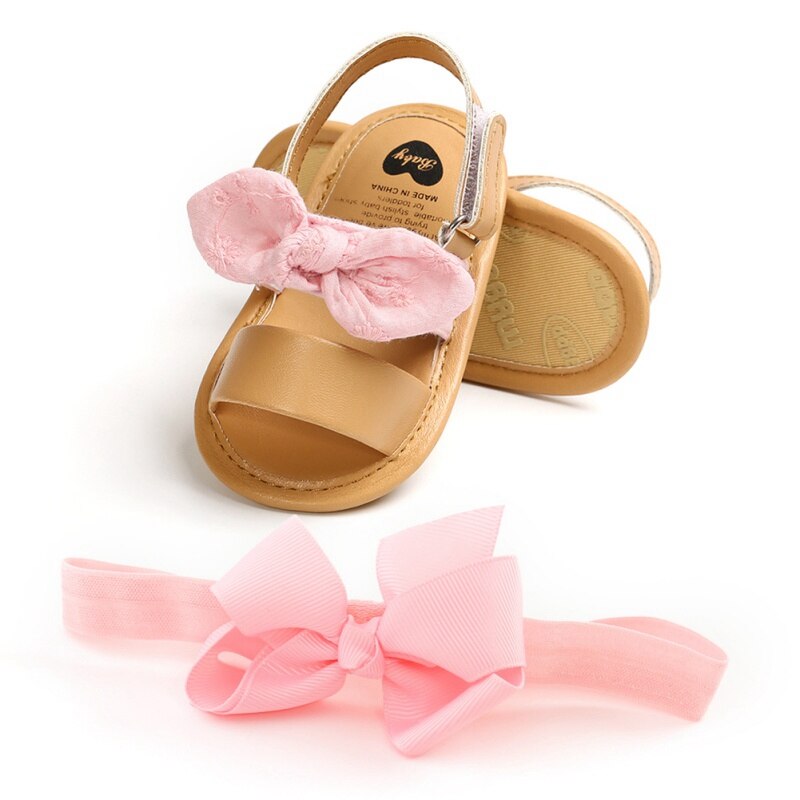 Bebê meninas bonito arco sandálias pu princesa sapatos de fundo macio sandálias da criança com branco rosa bandana conjunto de duas peças novo