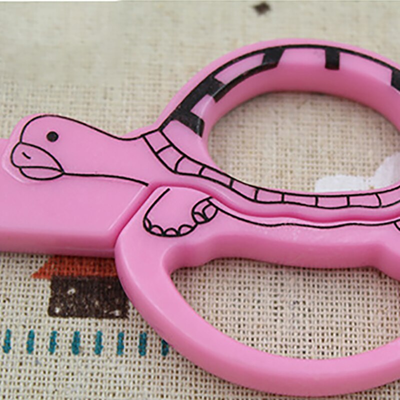Tijeras de plástico con estampado de tortuga de dibujos animados, cortador de papel de papelería para niños, tijeras seguras para manualidades, álbum de encaje, suministro escolar de arte