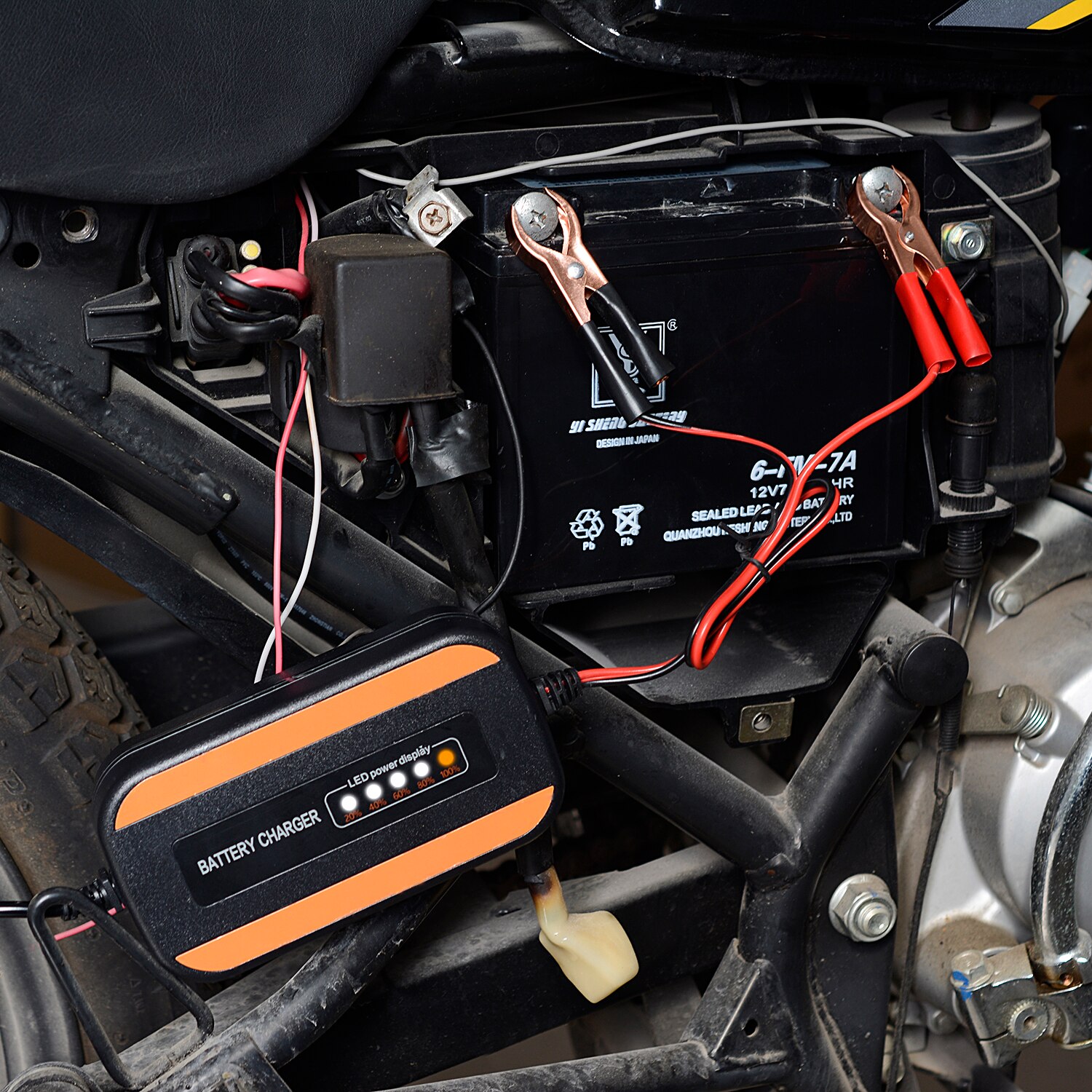 12V Fully-Automatic Smart Charger Digital Pulse Repair Lead-acid Battery Charger Motorcycle Car Battery Charger