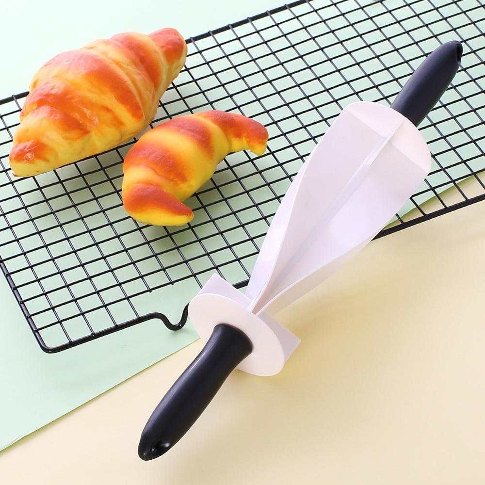 Multi-functional Rolling Croissant Cutter Kitchen Baking Tools Plastic Croissant Stick Wheel Dough Pastry Knife