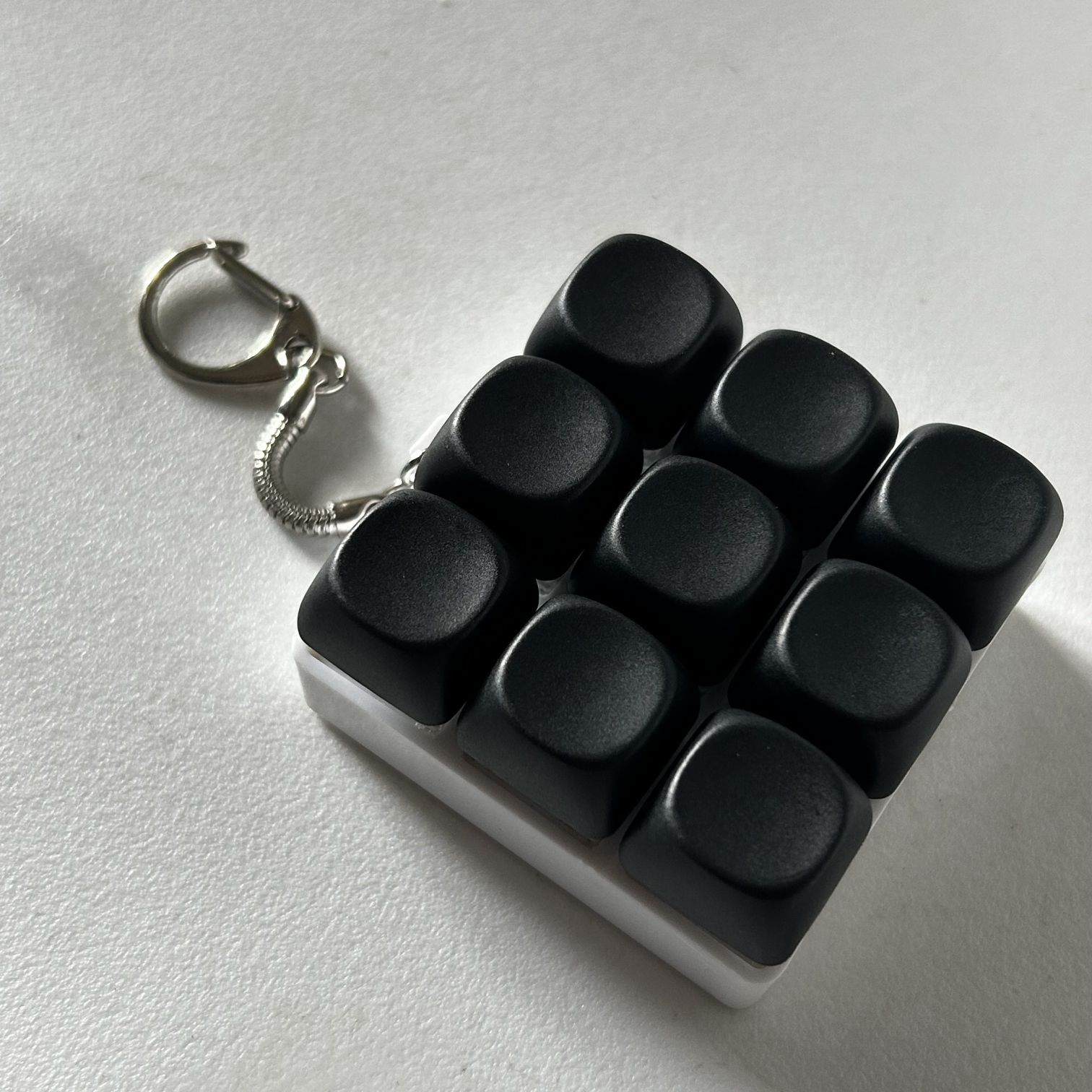 9 touches clavier Fidget jouet relaxant amovible doigt Fidget Clicker porte-clés Portable bricolage bouton doigt Clicker porte-clés