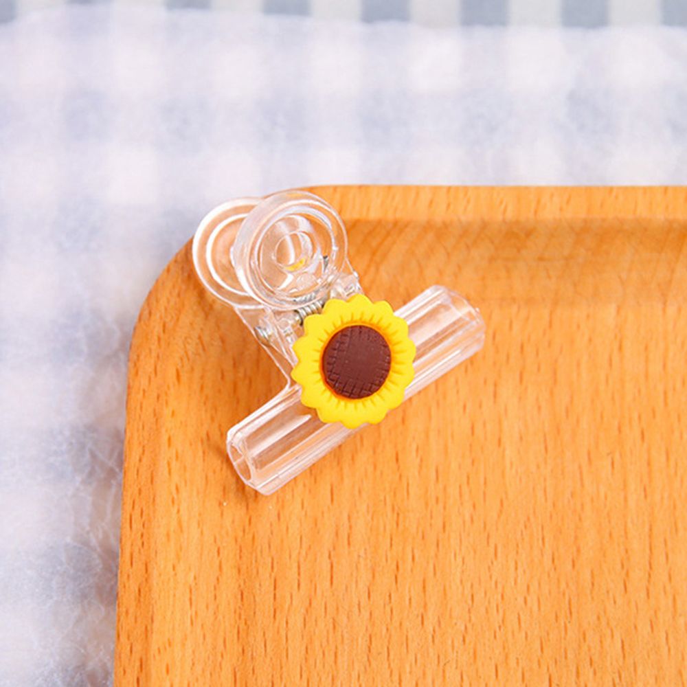 1pcs Cute Transparent Clip Student Cartoon Plastic Snacks Sealing Clip Binding Paper Clips Stationary Page Holder: 13