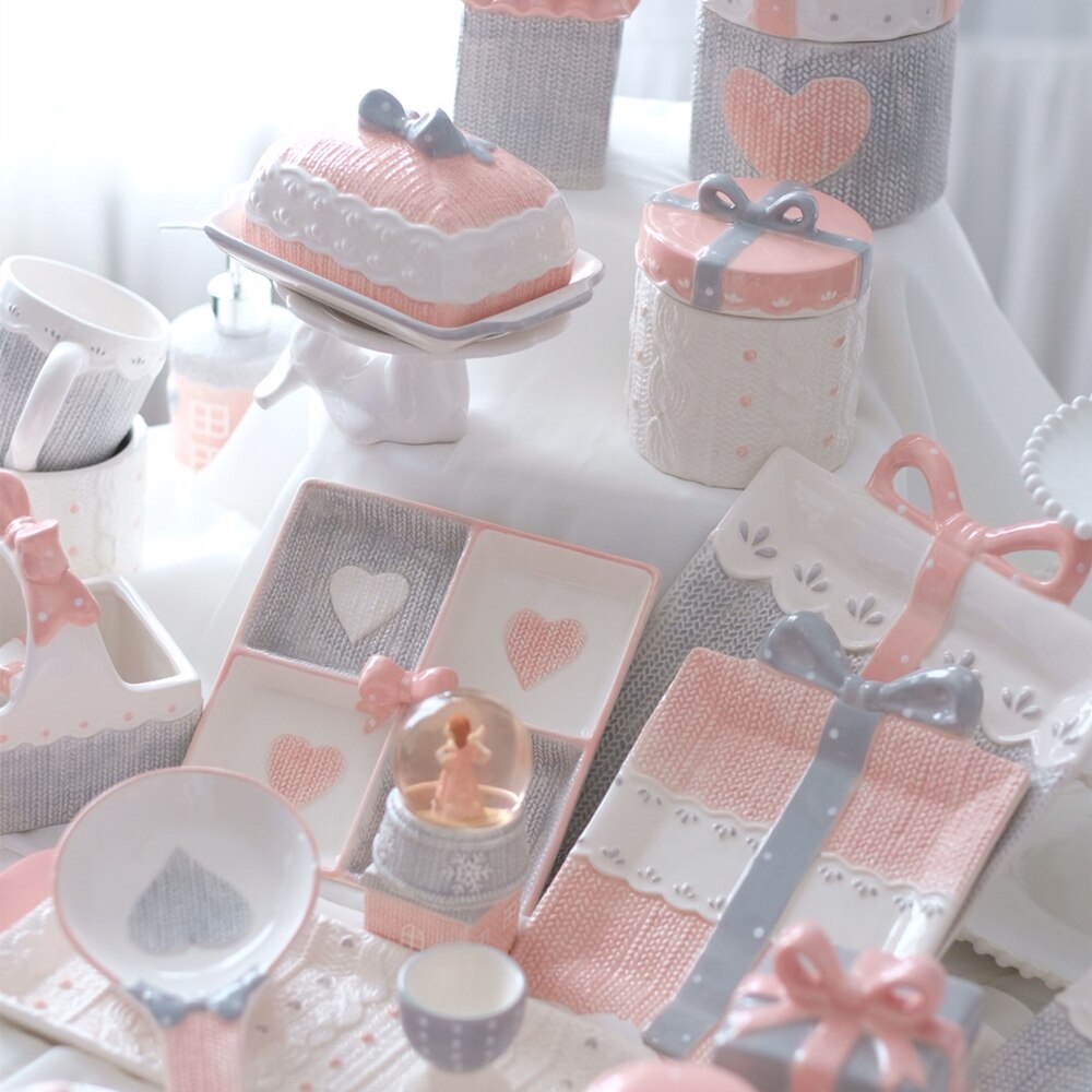 Cute Pink Mug Ceramic heart-shaped Coffee Cup with Lid Home Couple Milk Breakfast Cup Water Cup