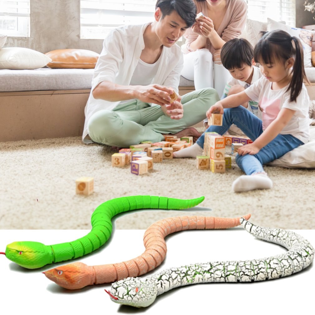 Fjernbetjening slange klapperslange dyr trick skræmmende ondskabs legetøj genopladelig sjov joke