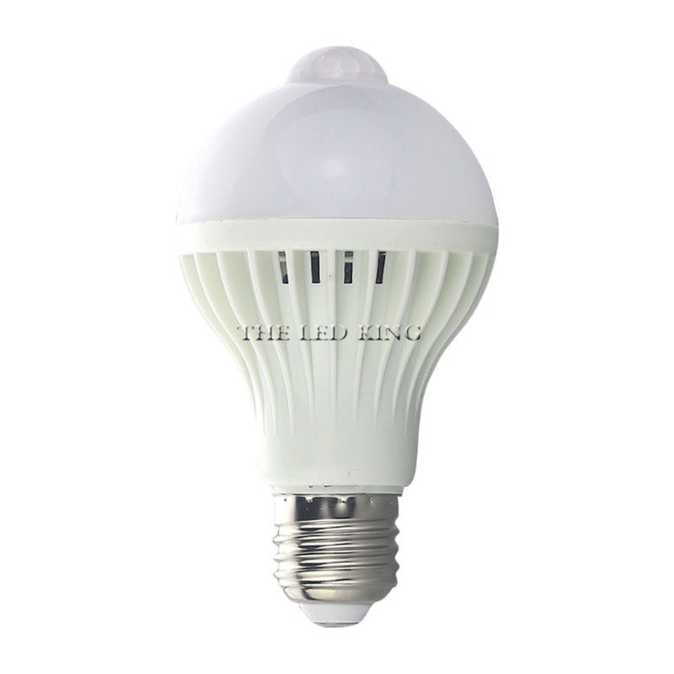 ledet pir-bevegelsessensorlampe  e27 220v 9w 12w 15w 18w automatisk av/på ledet-pære lysfølsom bevegelsesdetektor til menneskekroppen: Hvit / Blå