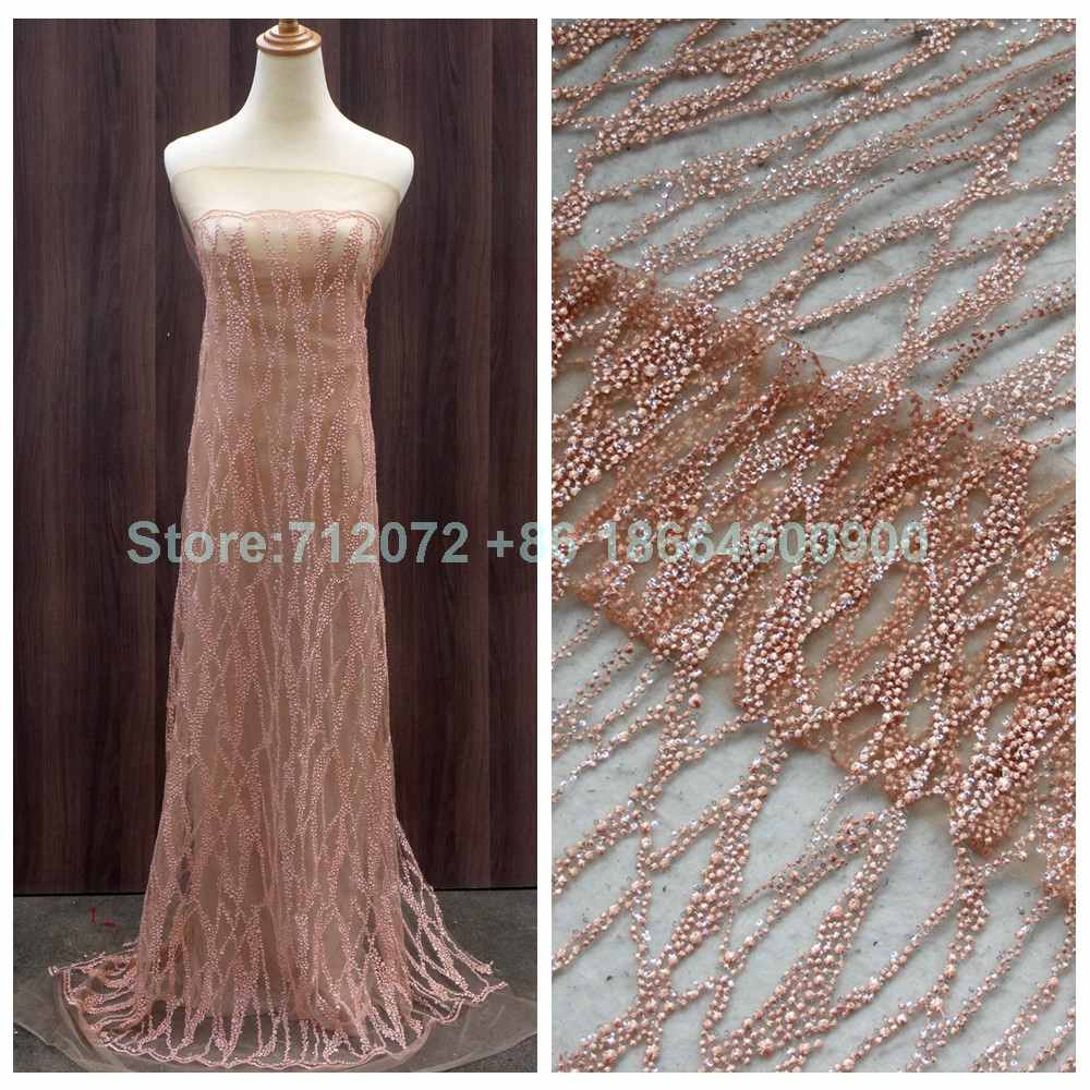 Lyserød / beige / rød / off-white paljetter på mesh broderet bryllup / evinging / show kjole blonder stof 130cm 1 yard: Lyserød
