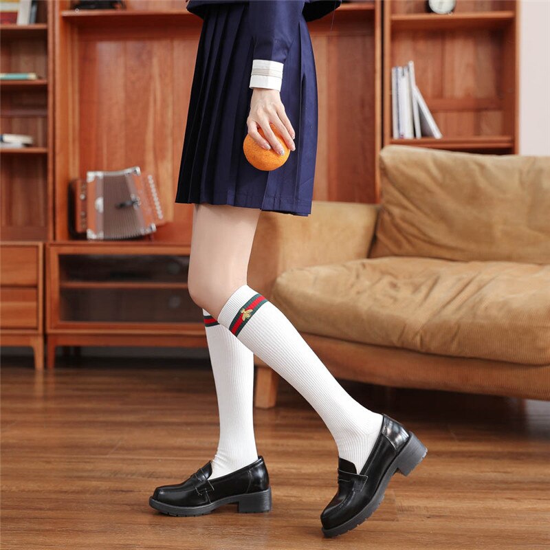 Harajuku Retro Women Cotton Autumn Winter Long Socks Casual Thick Warm Sock Lady Litter Bee School Girl