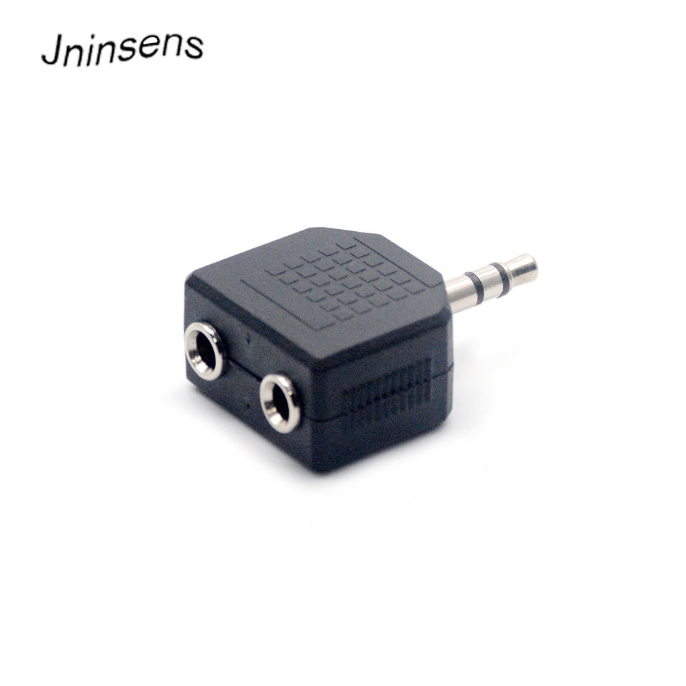 Adattatore USB-C a Jack 3.5mm con ricarica Adattatore USB-C a Jack 3.5mm con ricarica