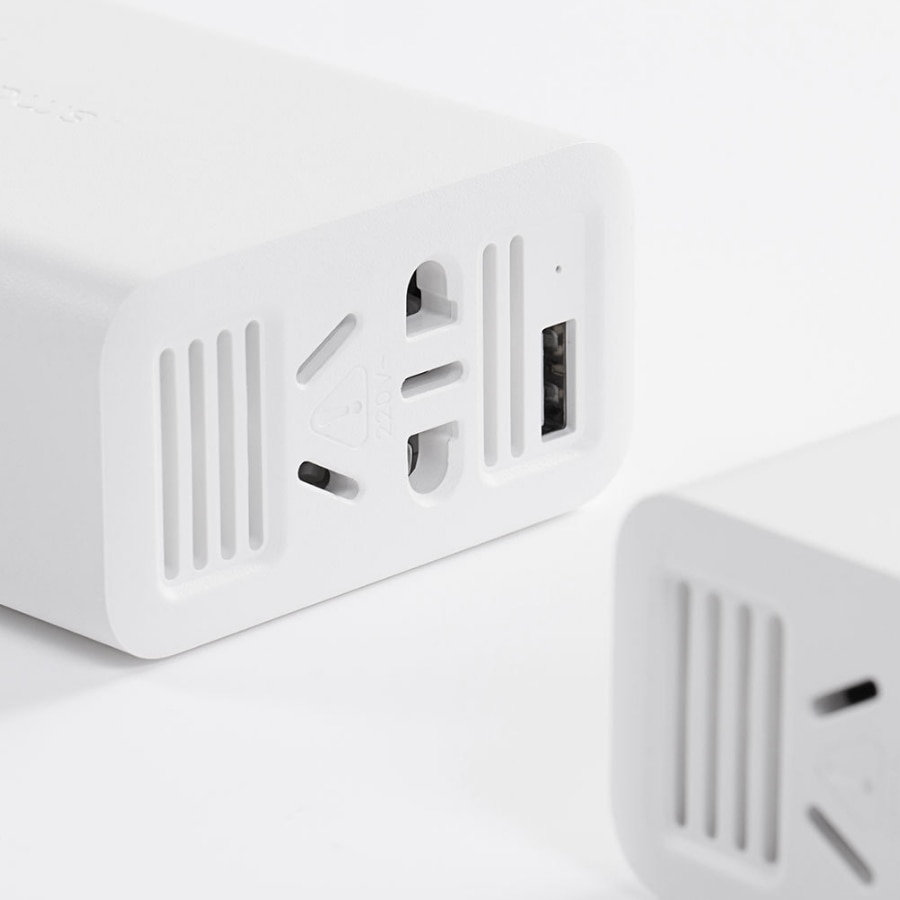 Xiaomi Mijia SMARTMI 100W Portable Car charger Inverter Converter DC 12V to AC 220V with 5V/2.4A USB Ports Car power with Socket
