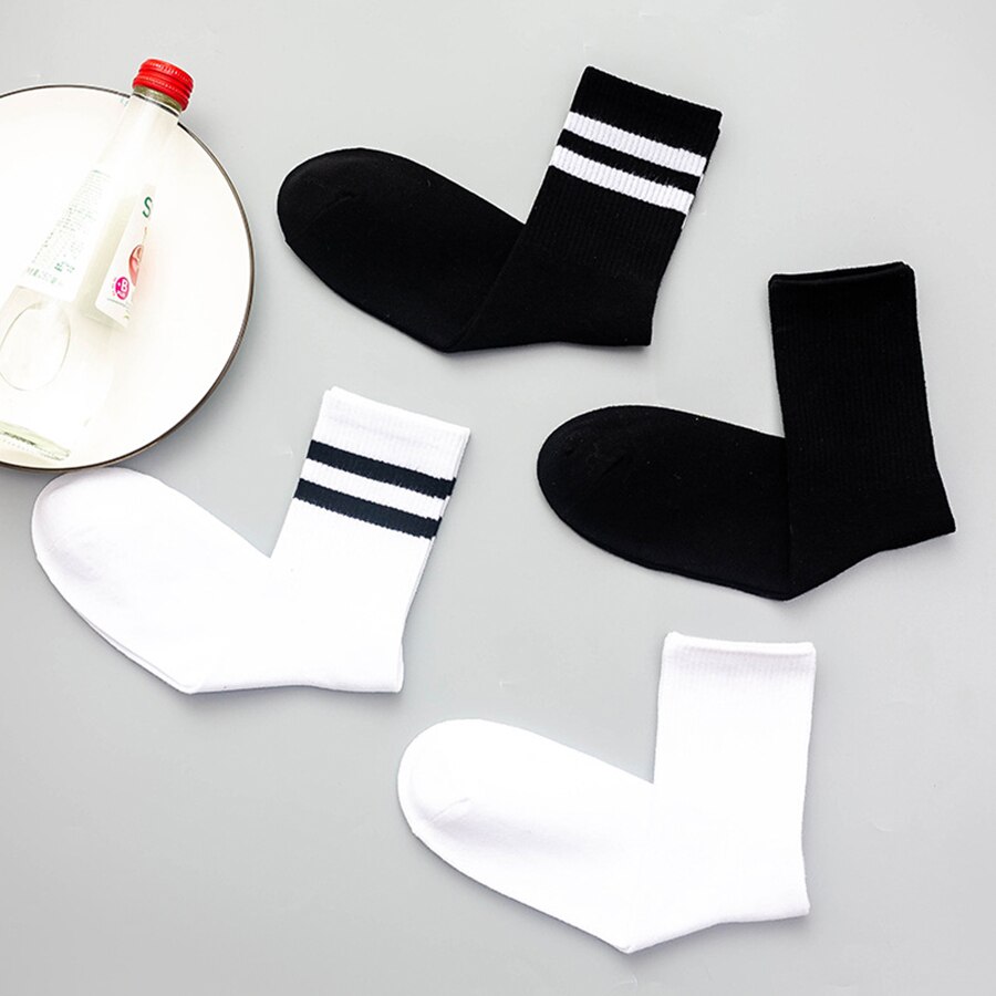 Calcetines blancos y negros de algodón para mujer, calcetines informales a rayas de Color liso, calcetines de espesor estándar para primavera, verano y otoño, talla 36-40