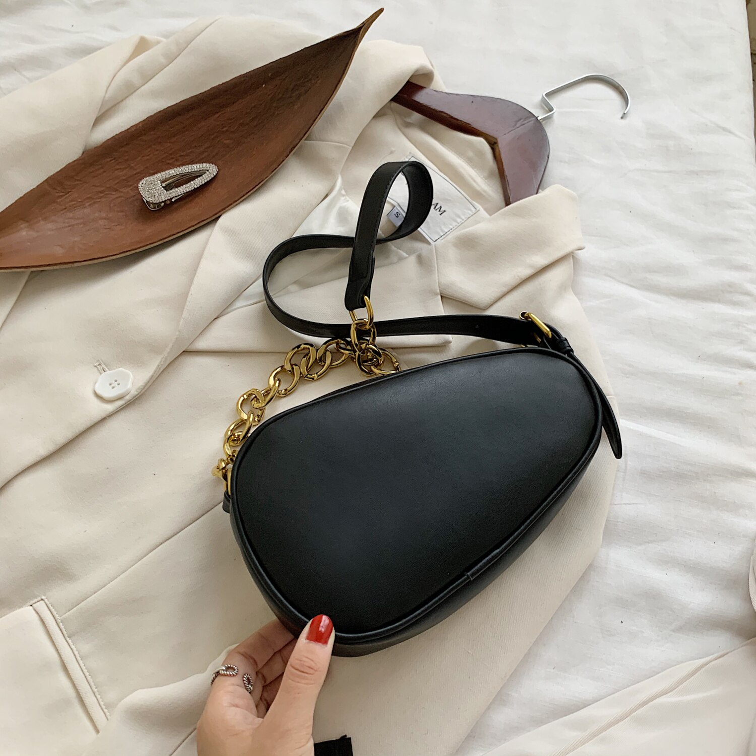 Pu läder liten kedja kvinnor väskor blixtlås enfärgade väskor kvinnor crossbody väska: Svart