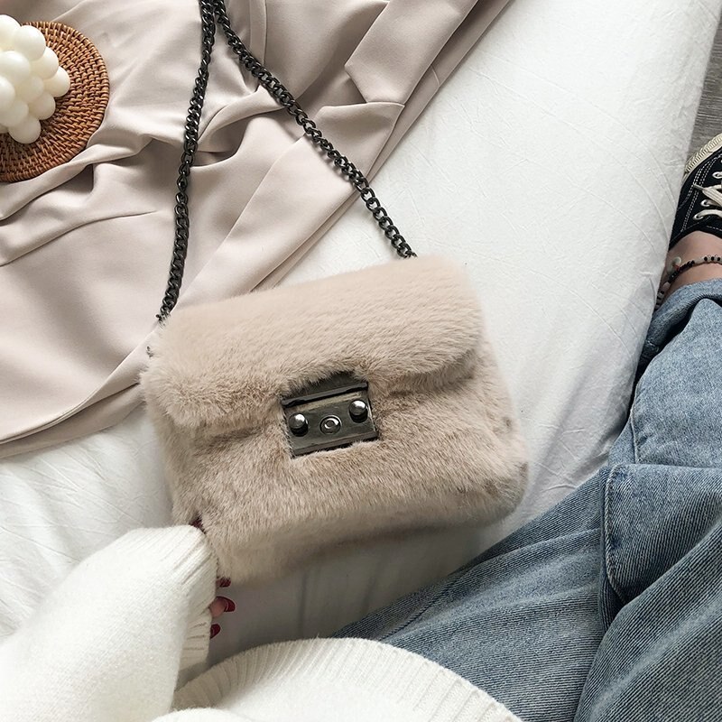 Autumn and Winter Shoulder Underarm bags Plush Pouch crossbody bags Women's All-match Furry Handbag small bags: Beige